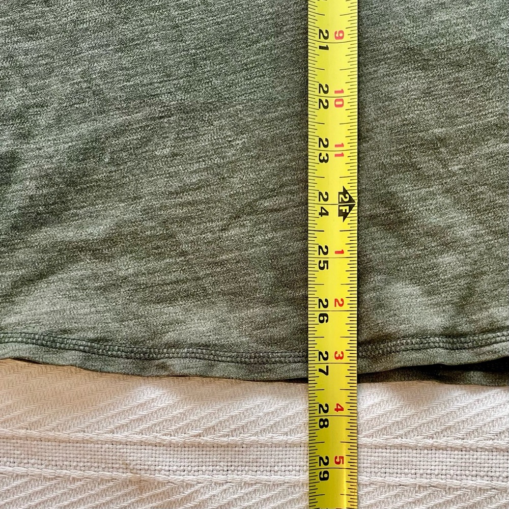 Banana Republic Olive Green Women's Long-Sleeve Crewneck Tee - Picture 5 of 6